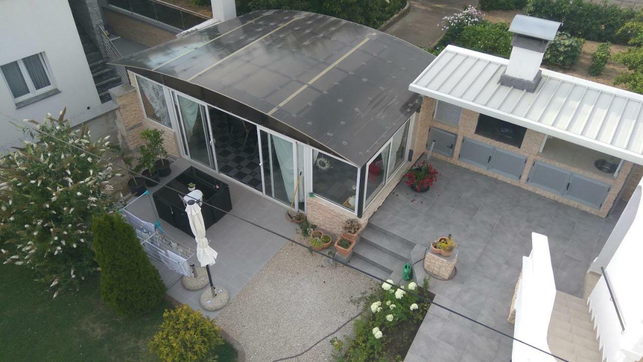 וודיצה Apartments Lipic מראה חיצוני תמונה