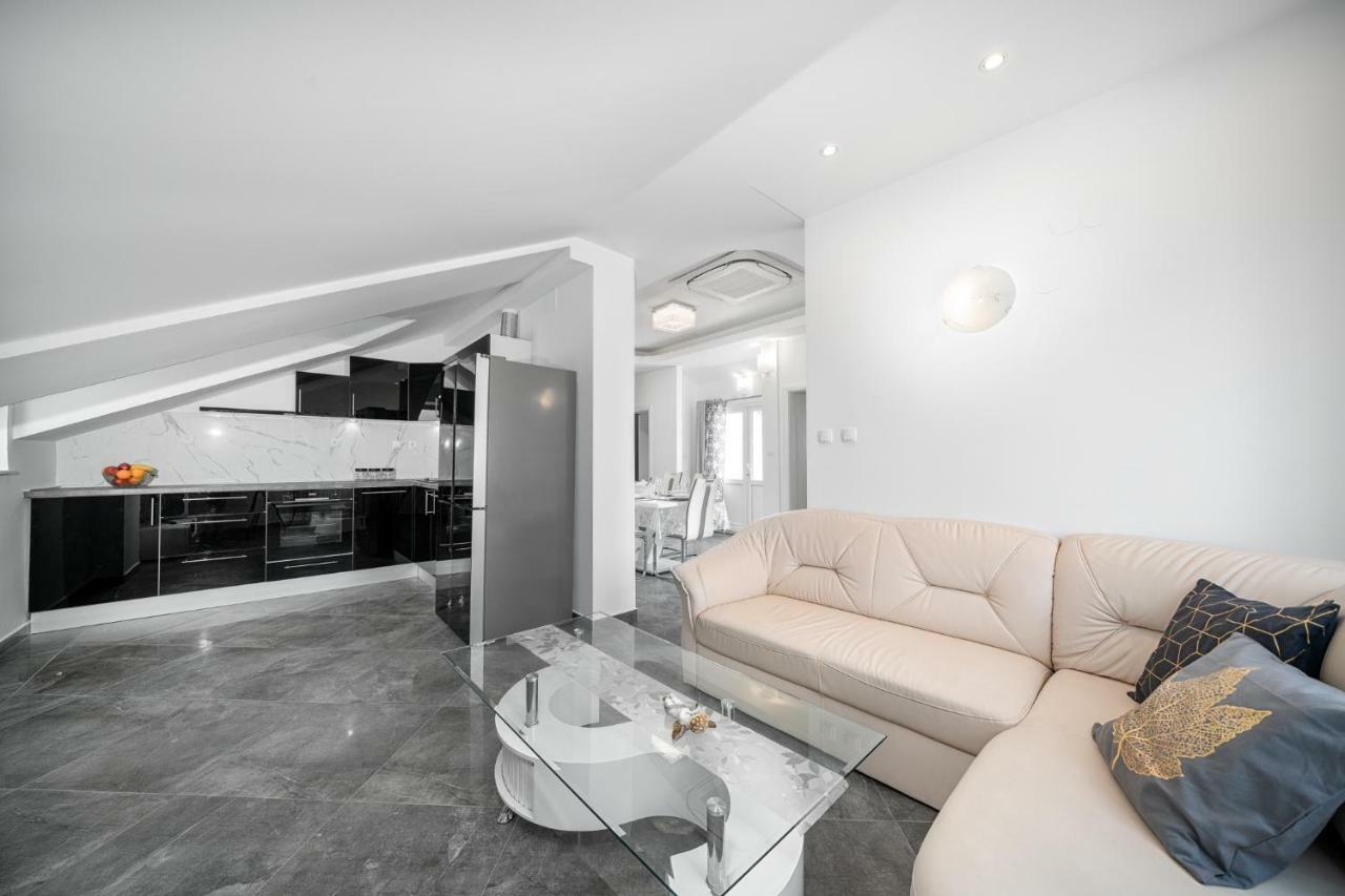 וודיצה Apartments Lipic מראה חיצוני תמונה