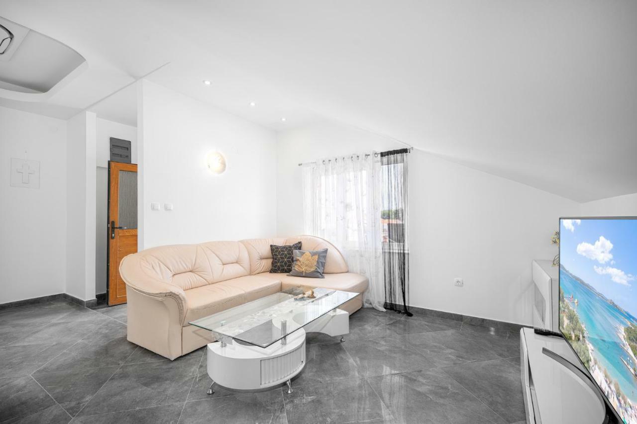 וודיצה Apartments Lipic מראה חיצוני תמונה